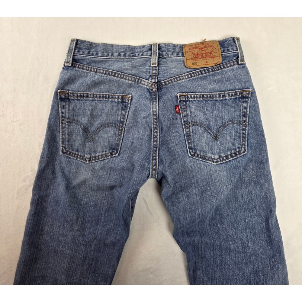 Levi's 501 Men W28 L34 Blue Straight Leg Button Fly Cut Off Raw Hem Jeans 0574 - Picture 9 of 10